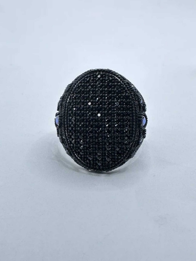 Picture of Black ring