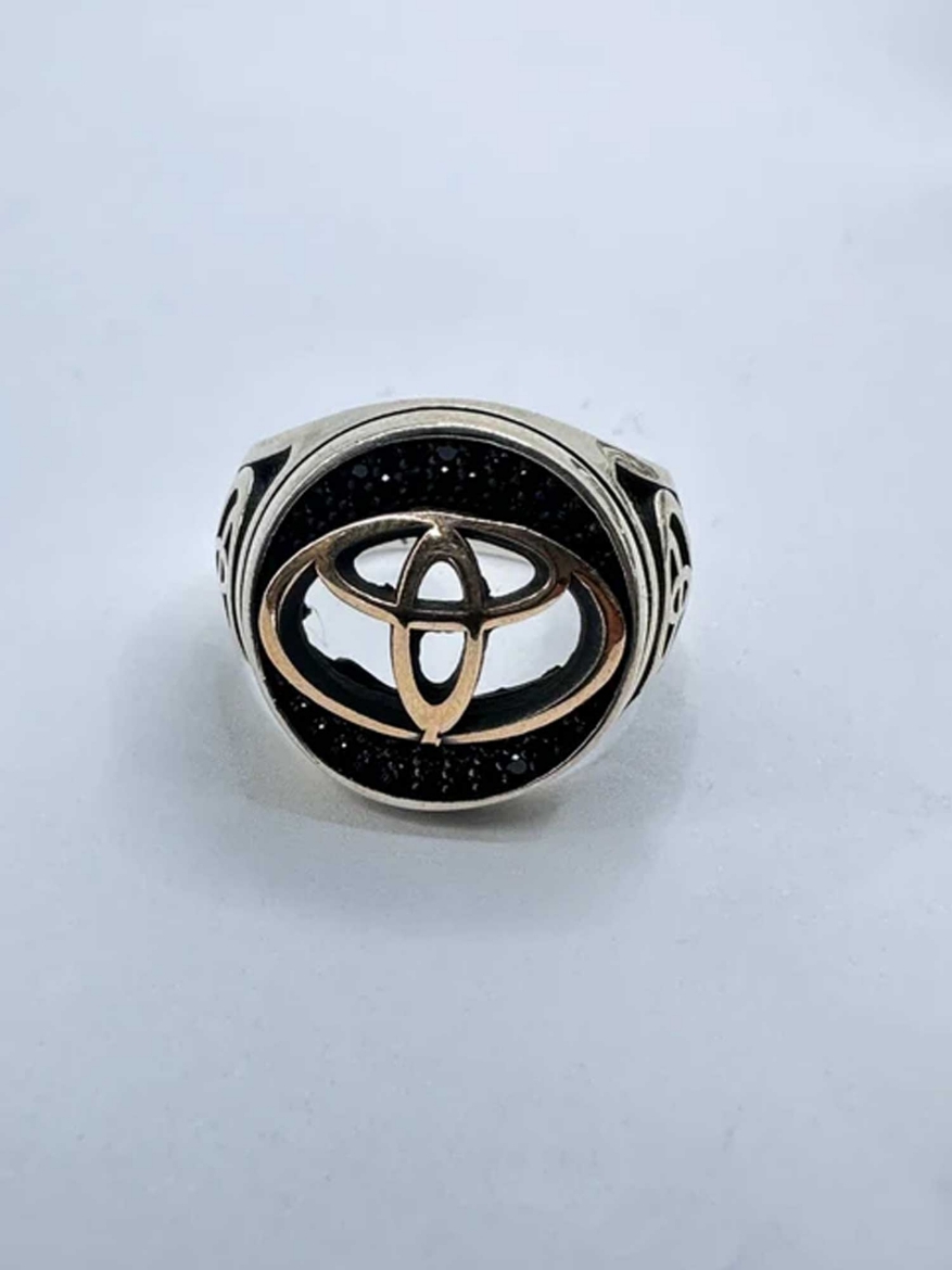 Picture of Toyota ring