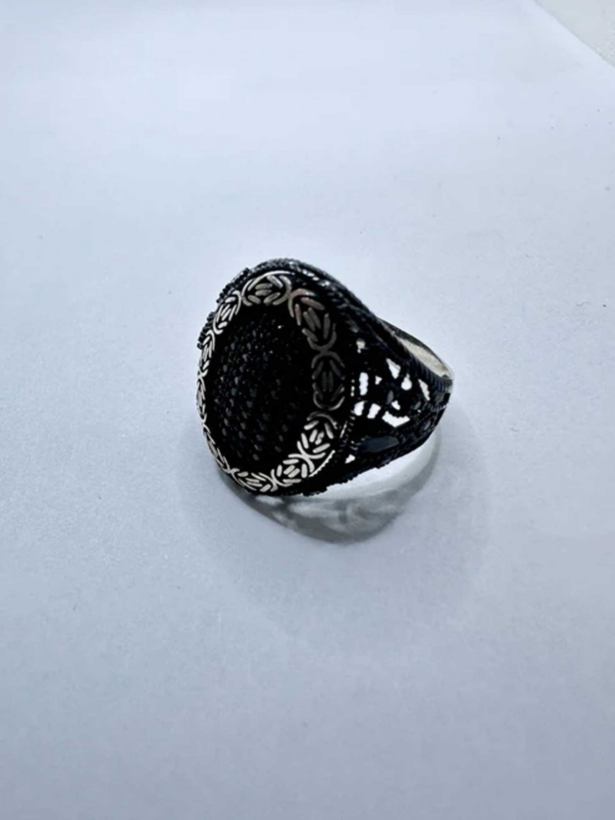 Picture of White circle ring