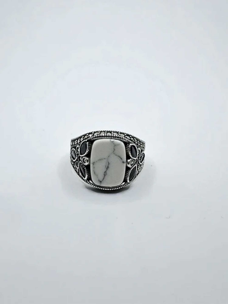 Picture of White stone ring