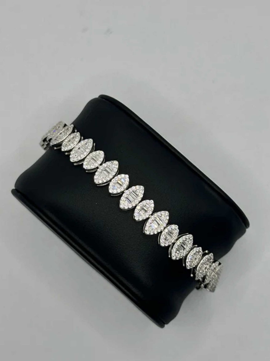 Picture of Bracelet Studded with zircon sea