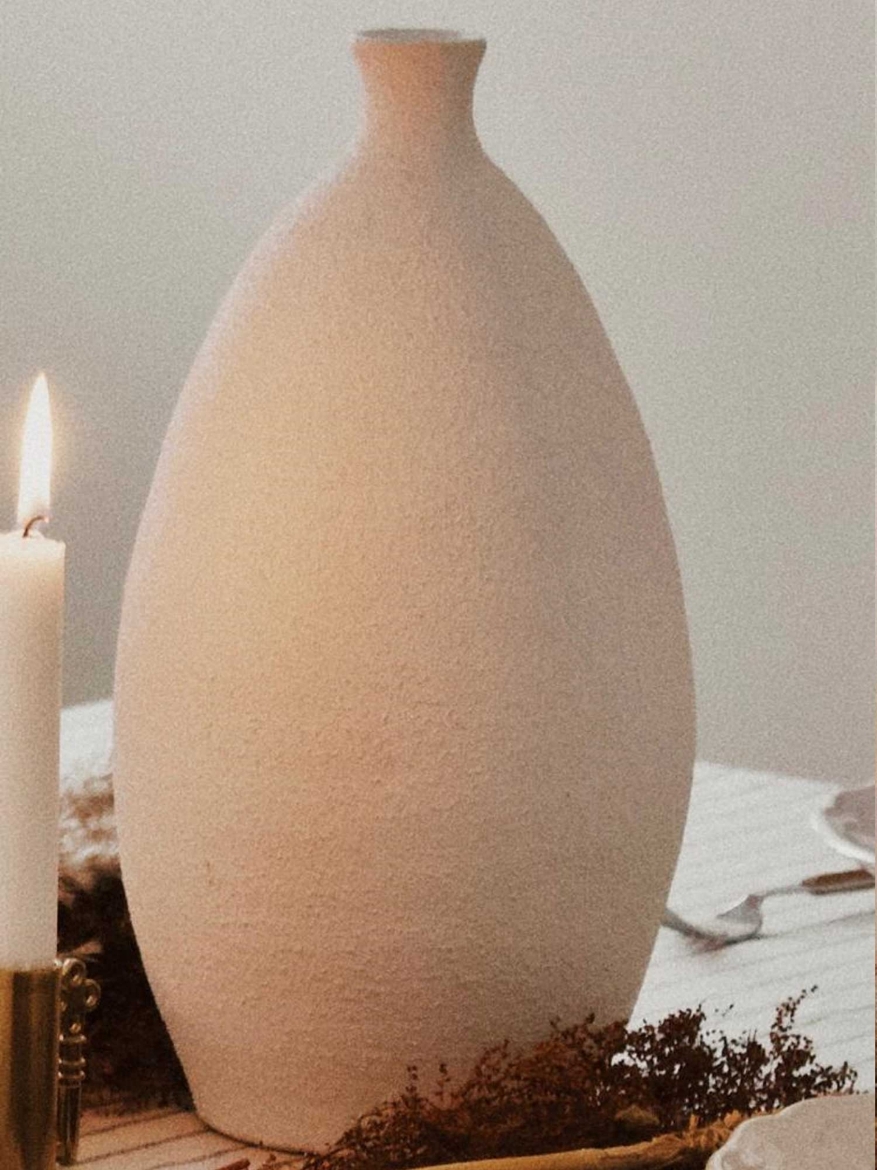 Picture of Stony white  curved vase