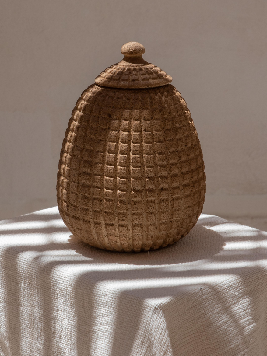 Picture of Urchin vase  brown