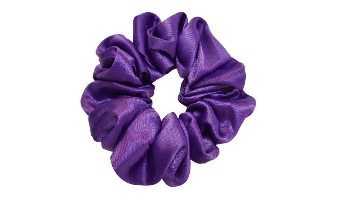 صورة XL size satin scrunchie