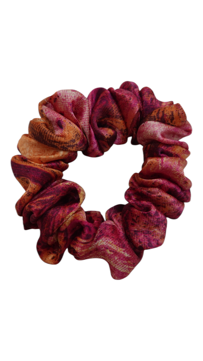 Picture of M size silk scrunchie