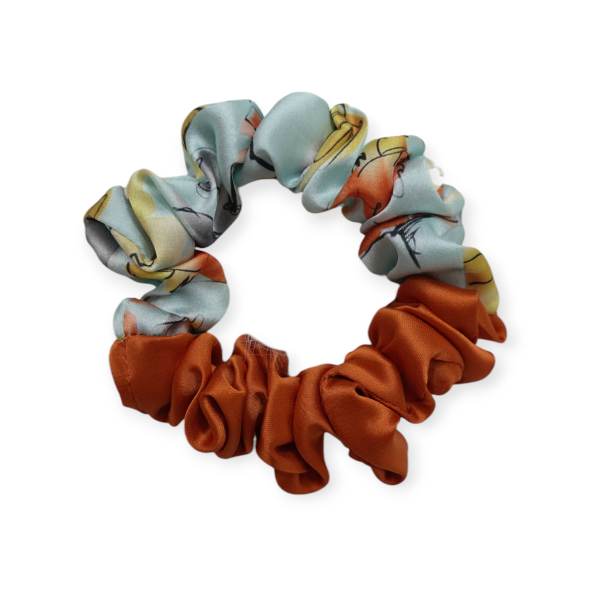 Picture of M size silk scrunchie