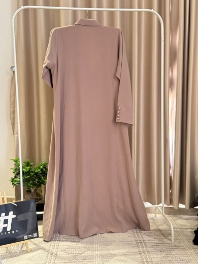 صورة عباية رسمية باللون البيج 