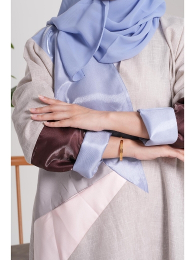 صورة عباية / فستان كاجوال متعدد الألوان