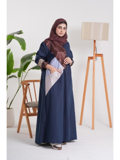 صورة عباية الكتل اللونية بلمسة ساتان