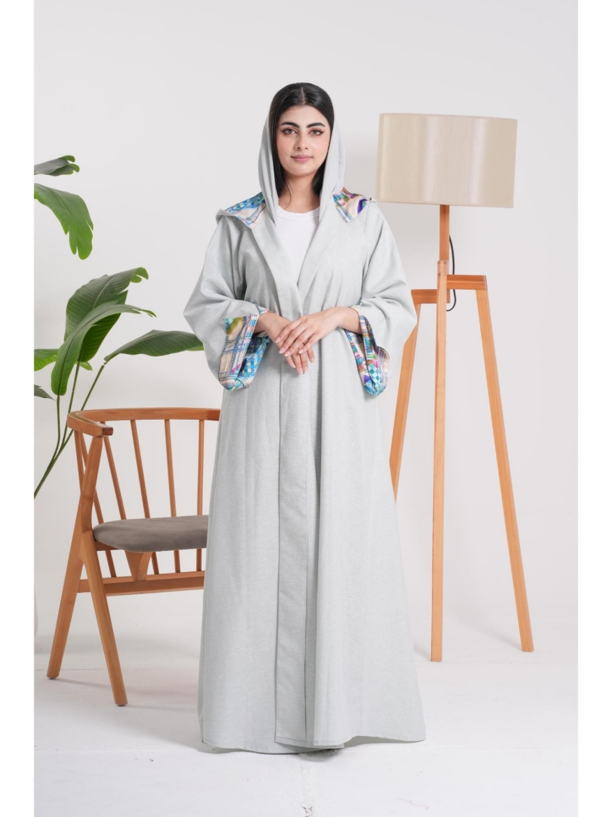 صورة عباية الهدوء المطرزة