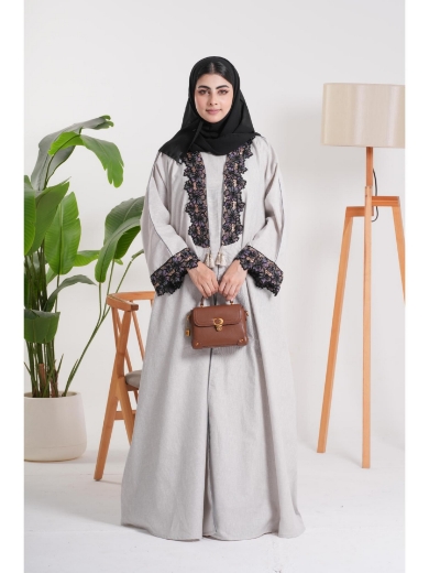 Picture of The Snow and Black Lace Abaya