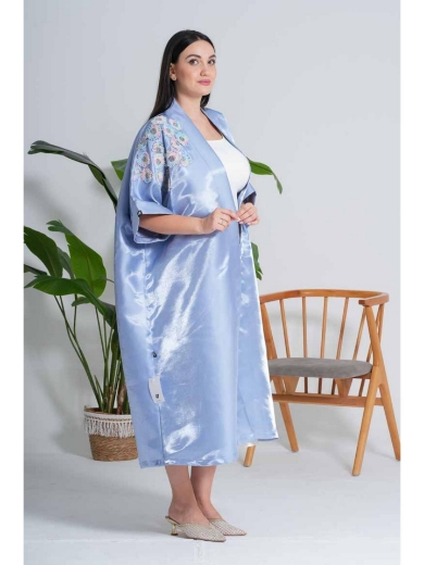 صورة عباءة ساتان السماء الزرقاء