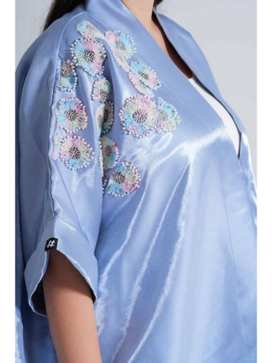 صورة عباءة ساتان السماء الزرقاء