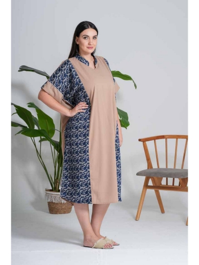 صورة قفطان "تباين اللوحات" بالبيج والأزرق