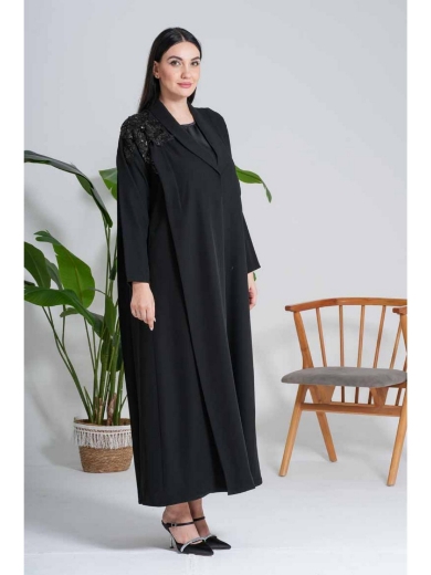 صورة عباءة "الكتف المطرز" بياقة المعطف