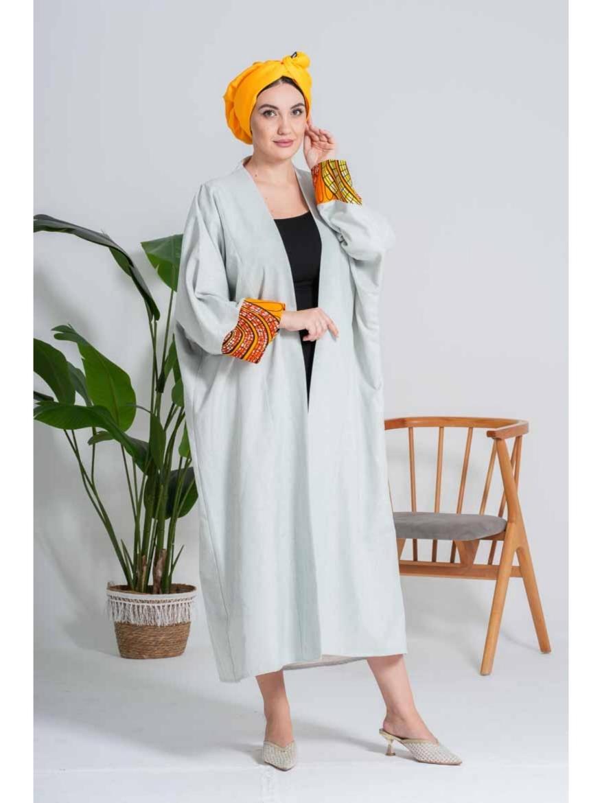 صورة عباءة "الأصفاد الإثنية" بلون الباودر