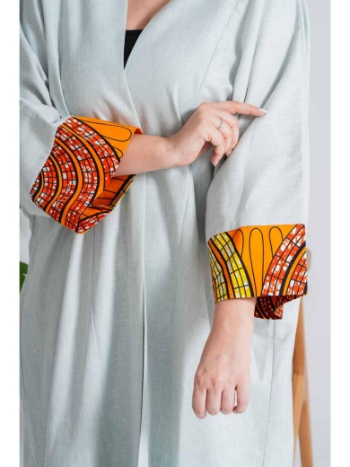 صورة عباءة "الأصفاد الإثنية" بلون الباودر