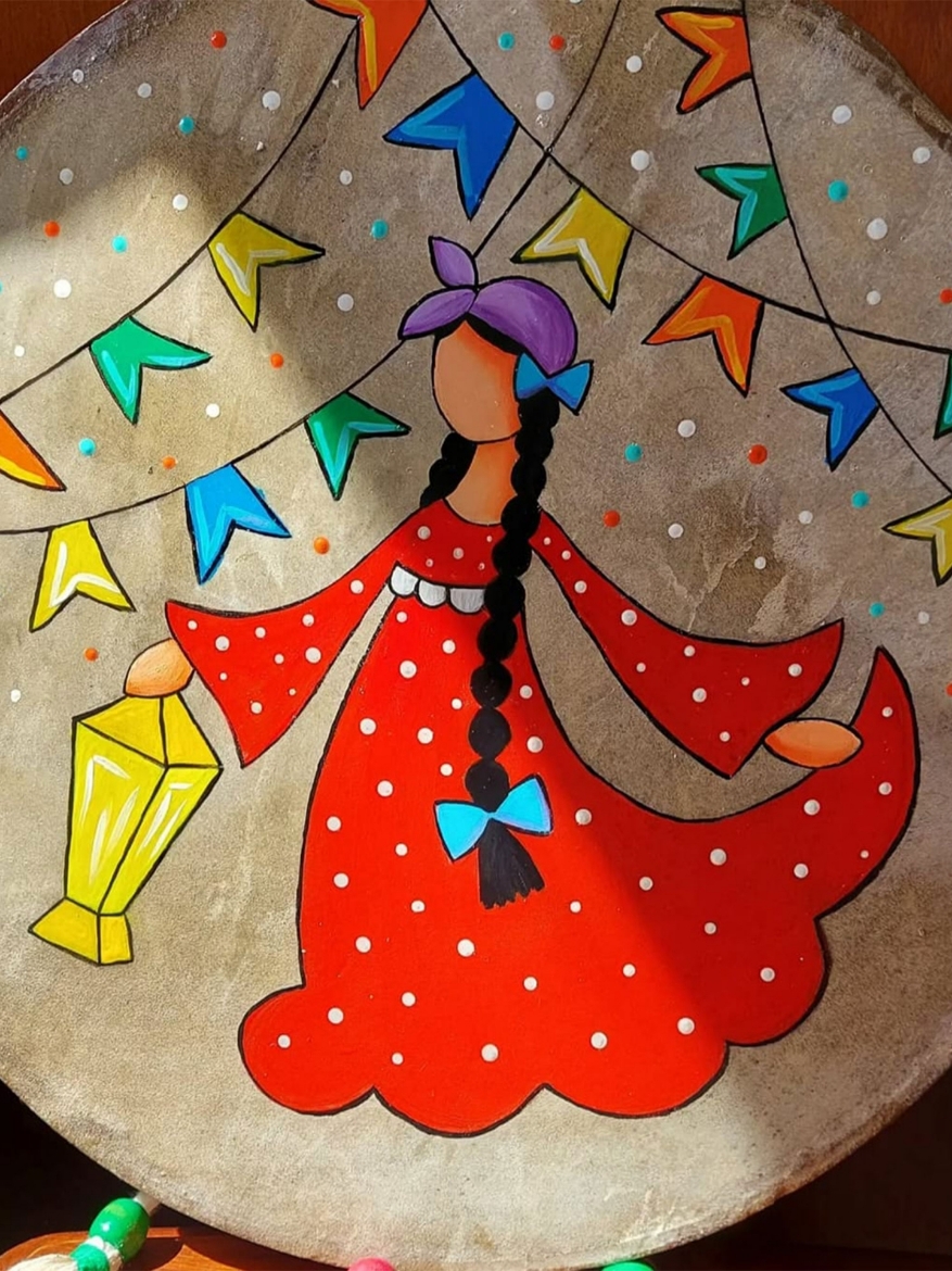 صورة دف مرسوم يدويا 