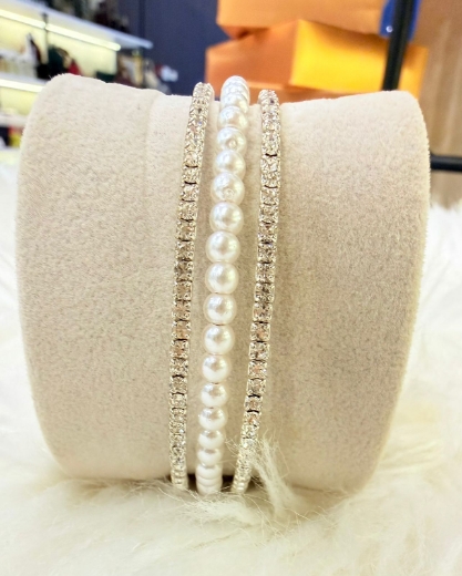Picture of Bangle stone with pearl